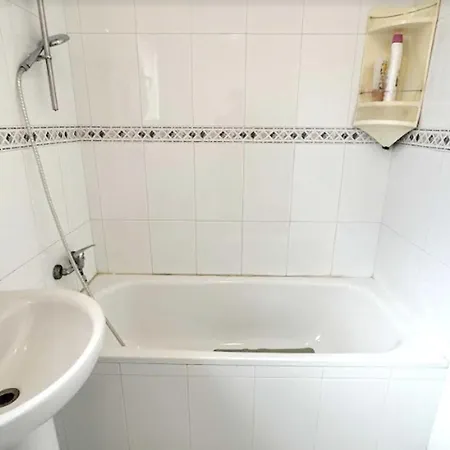 Апартаменты 2 Bedrooms With Shared Pool And Furnished Terrace At Торевьиа
